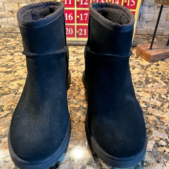 Ugg wedge boots - Picture 1 of 11